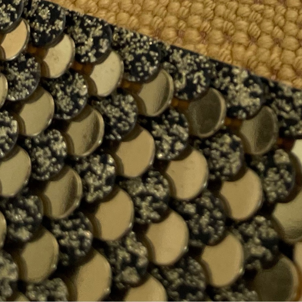 Vintage 1980’s Elastic Gold tone Metal fish scale women Belt . 27” flat - Picture 2 of 4